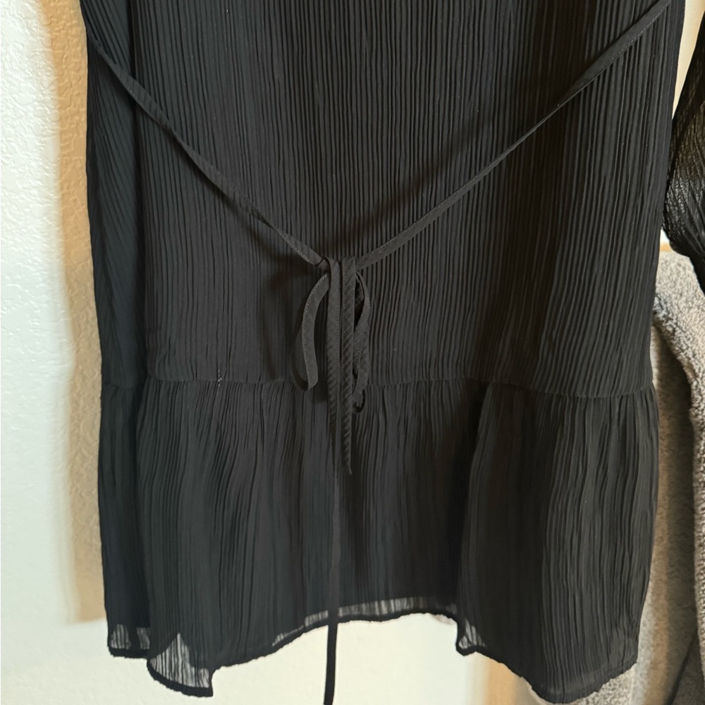 EUC Beautiful Black holiday dress. Small - Picture 4 of 7